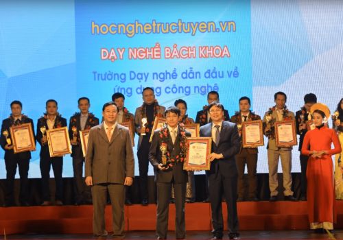 Mừng đại lễ ký niệm 20 năm thành lập trường