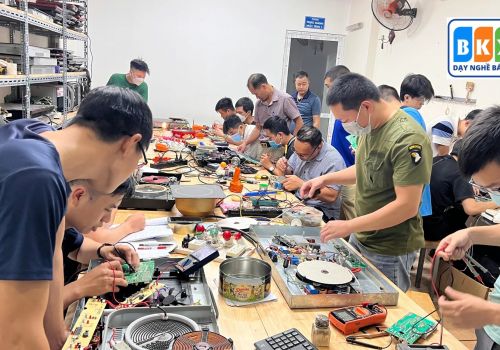 Dạy nghề sửa chữa điện tử - Điện gia dụng